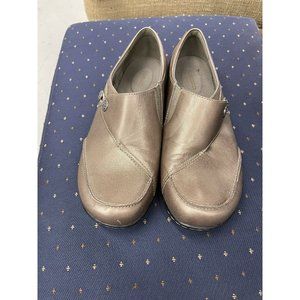 Women size 11 clarks shoes